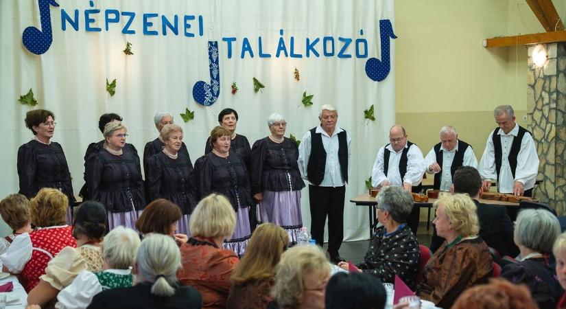 Népzenei találkozóval ünnepelte 20 éves jubileumát a Ballószögi Hagyományőrző Népdalkör