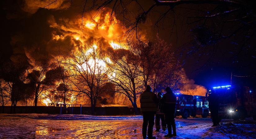 Az ukrán haderő felrobbantotta a Krím legnagyobb olajterminálját