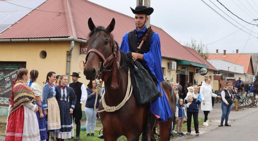 Szüreti felvonulást tartottak szombaton Balmazújvároson – fotókkal