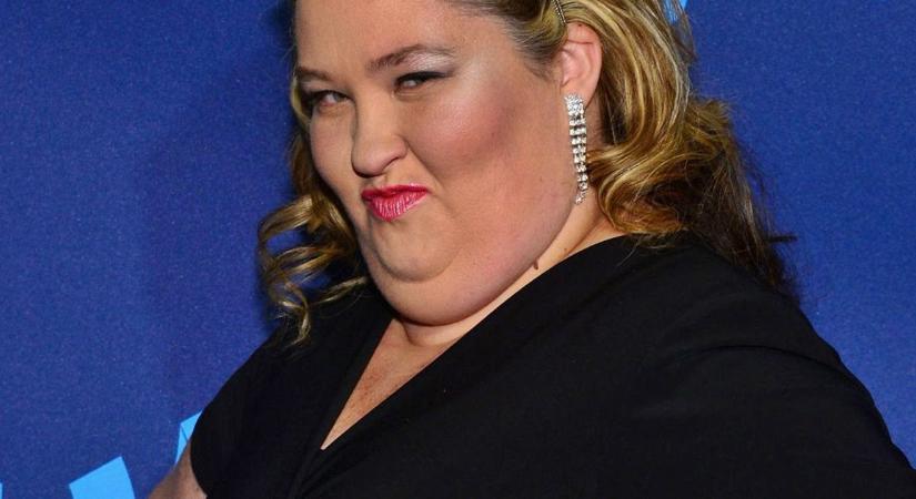 Le a kalappal! Dögös nővé fogyott a 200 kilós színésznő, Mama June