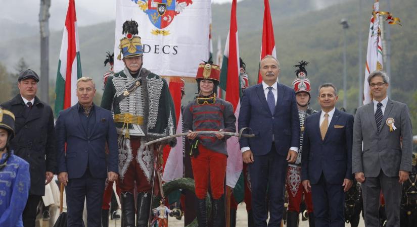 Kizárólag női zsokék vágtattak a döntőben