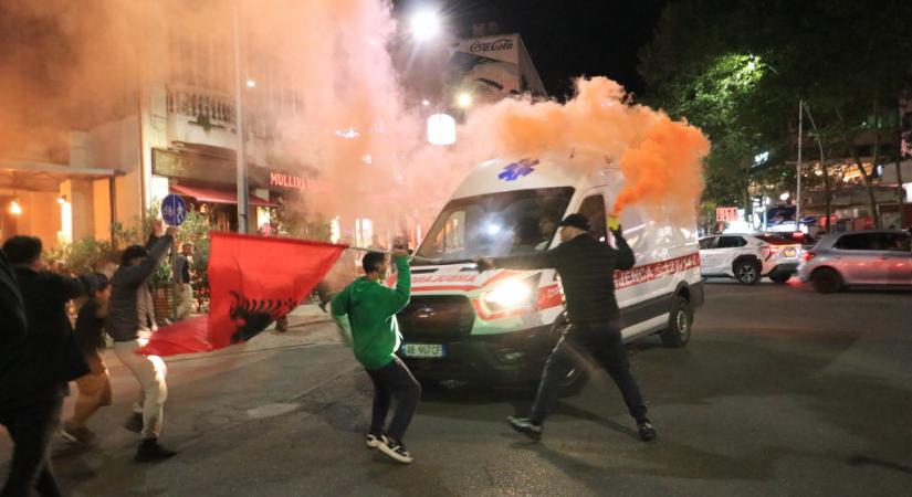 Súlyos erőszakba torkollt a baloldali kormány elleni tüntetés Tiranában