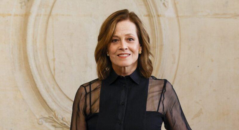 „Szeretek idősebb lenni” – Sigourney Weaver 75 éves