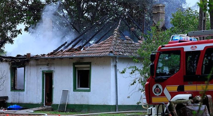 Nemesnádudvari családi tragédia: a megkéselt asszony gyerekei segítséget kérnek