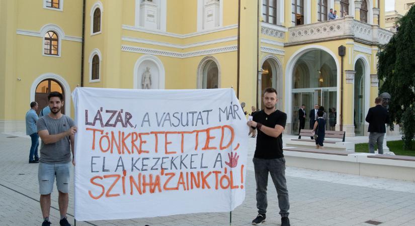 Szabadságvesztéssel fenyegetik Szabó Bencét, a Momentum debreceni politikusát