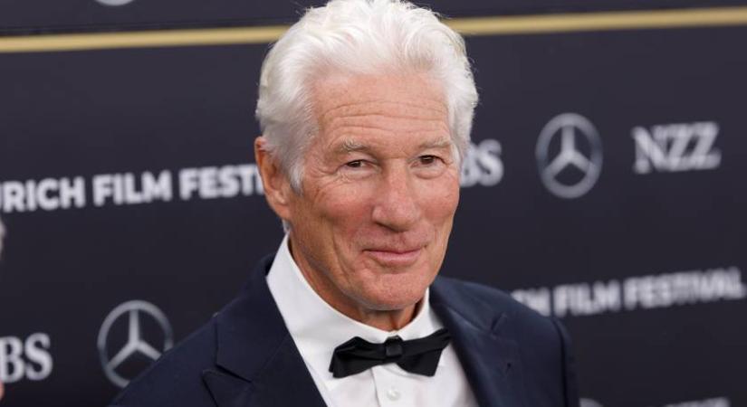 Richard Gere le sem vette a kezét 33 évvel fiatalabb feleségéről: Alejandrával a zürichi filmfesztiválon jelentek meg