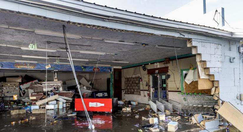 Szerda éjjel csap le a hurrikán Floridára