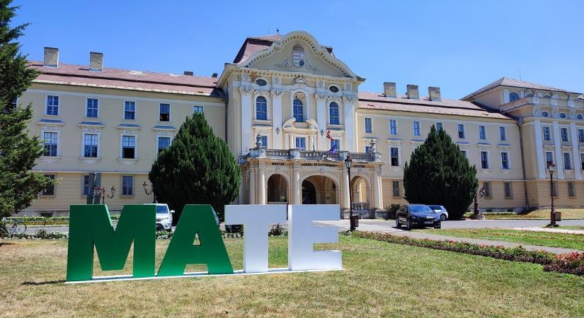 Azerbajdzsánban nyit képzési helyet a magyar egyetem