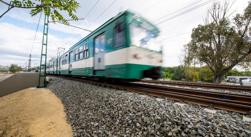 A gödöllői és a szentendrei HÉV összes megállója jegykiadó automatát kap