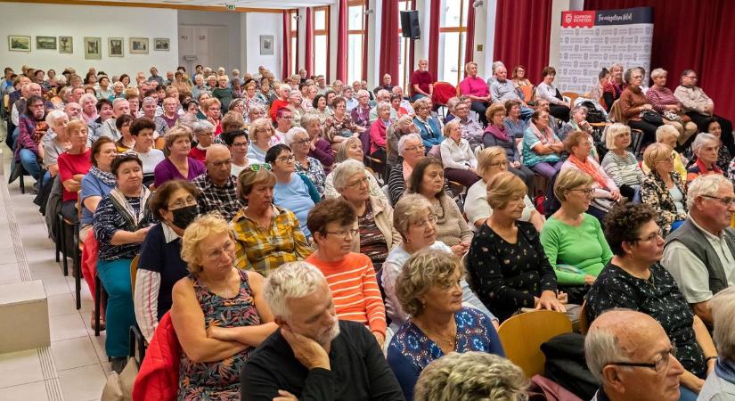 Soproni Nyugdíjasegyetem: Nem csak a tények számítanak