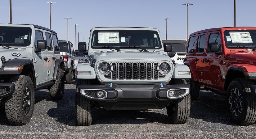 Nálunk még nem gyulladt ki Jeep, de jobb a háztól távol parkolni