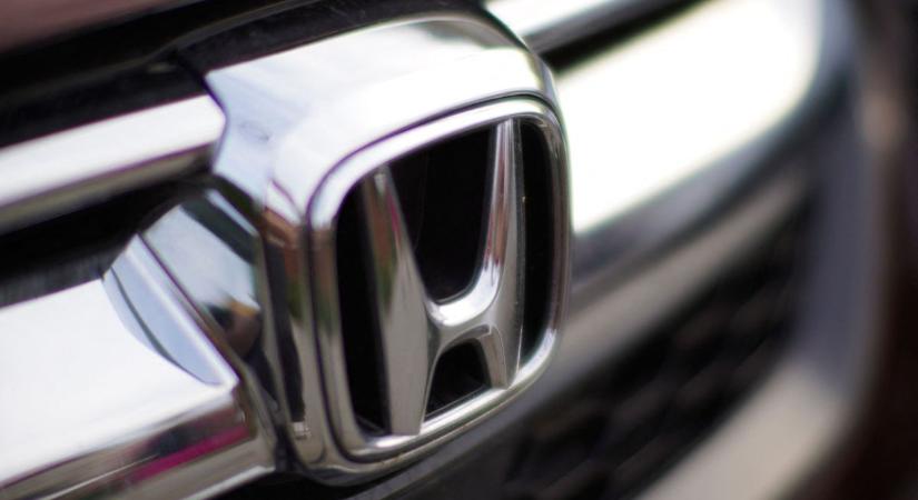 Milliószámra hívja vissza irányíthatatlan autóit a Honda