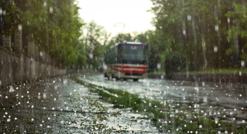 70 km/h-s szél, zivatarok, eső: riasztást adtak ki a fél országra