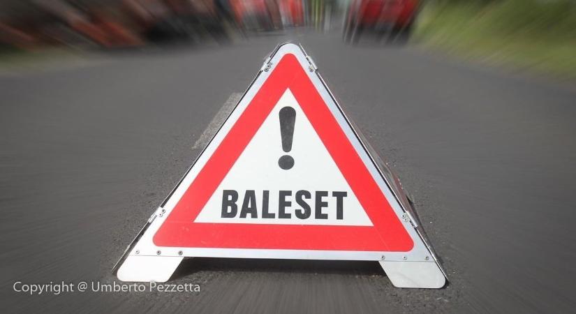 Ráfutásos baleset a 8-as főúton