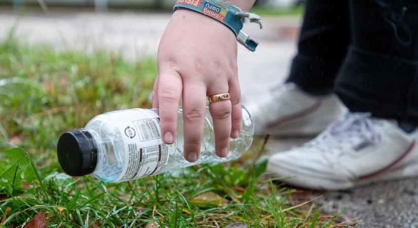 65 ezres bírság járhat, ha így viszed vissza a palackot