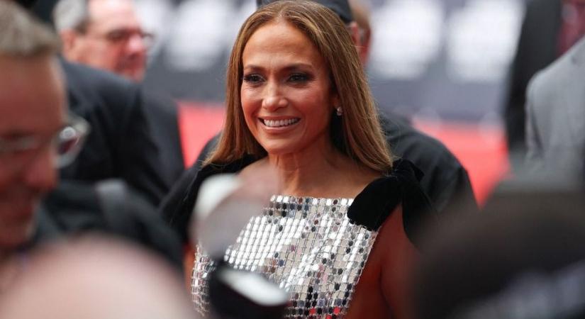 Jennifer Lopez elképesztő testet villantott