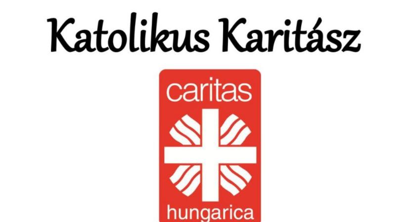 A Katolikus Karitász a nagy számban érkező kitelepített emberek ideiglenes lakhatásának és élelmezésének biztosításához járul hozzá