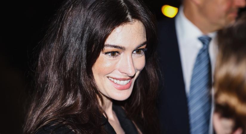 Anne Hathaway-ről olyan kínos videó terjed a neten, hogy bocsánatot kellett kérnie