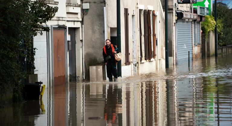 Csendesül a Kirk hurrikán, most viszont árvíz pusztít Franciaországban és Belgiumban