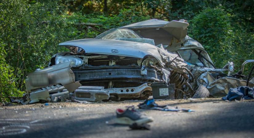 Halálos baleset okozásával vádolják a teherautósofőrt, aki Hosszúpályinál ütközött