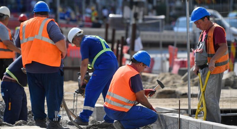 Kiderült, milyen ágazatokban van a legkevesebb üres állás