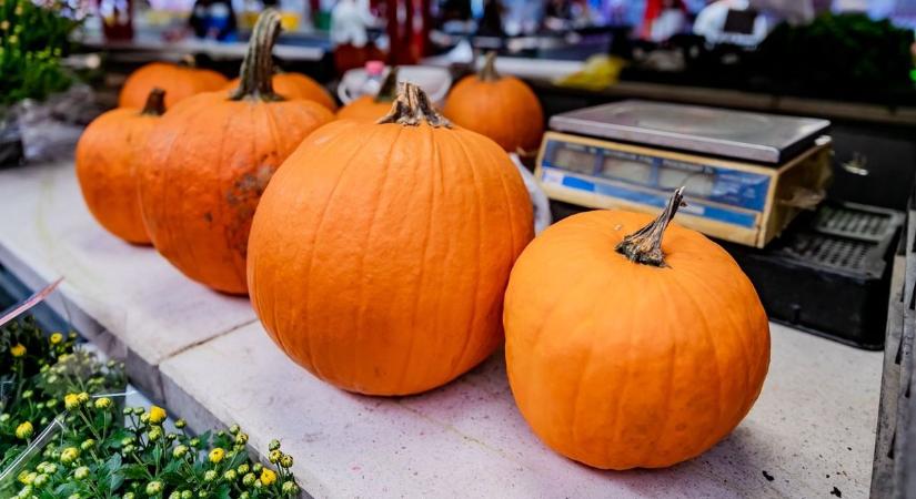 A piacon: haloween, mindenszentek, halottak napja