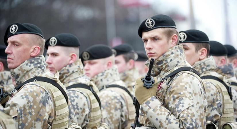 Engedélyezték Lettországban külföldiek toborzását a fegyveres erőkbe