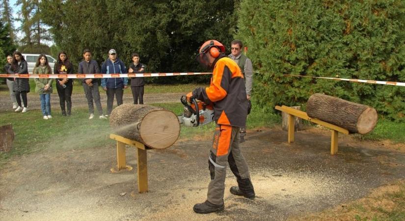 Munkagépek hangja csábította a fiatalok a mezőgazdasági pályára