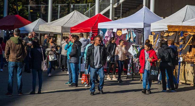 Tömegeket vonzott a I. Debreceni Sokadalom, kiderítettük, hogyan debütált – fotókkal, videóval