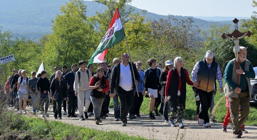 Búcsúi szentmise Sokorópátkán – Gyalogos, kerékpáros és motoros zarándokok is érkeztek a szabadtéri oltárhoz – Fotók