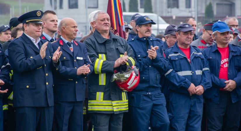 Több száz tűzoltó ünnepelt együtt Farkaslakán