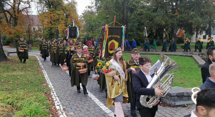 Nektária – Mézfesztivál és mézverseny Csíkszeredában