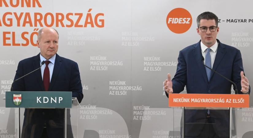 Orbán helyzetértékelését hallgatják vasárnap Esztergomban a Fidesz–KDNP képviselői