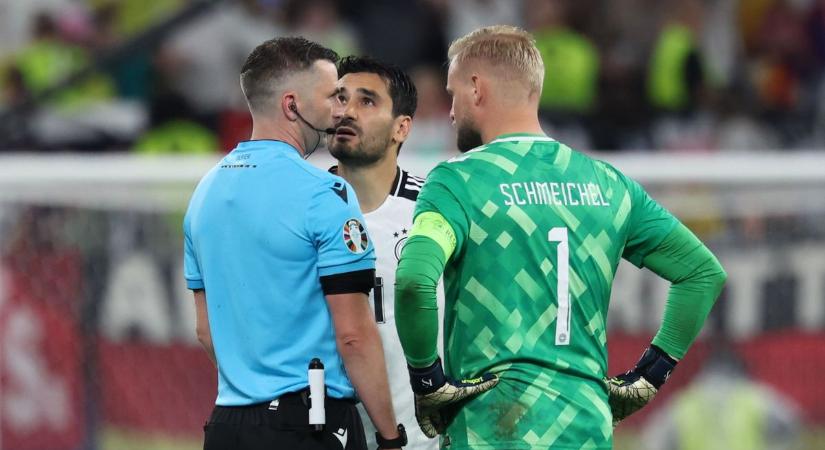 Nekiment a bírónak a potyagólt kapó Schmeichel a spanyolok győzelme miatt