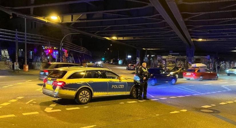 Hatalmas második világháborús bombát találtak Hamburg bulinegyedében