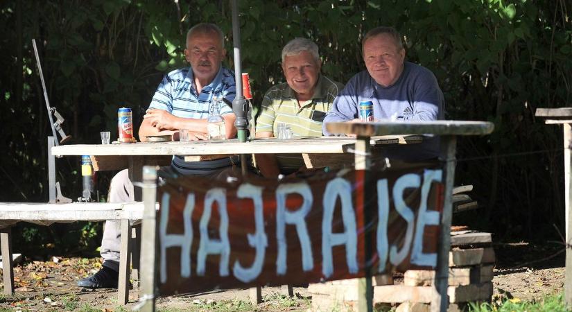 Vasárnapi fociprogram: vajon hány néző lesz a Istenmezeje–Váraszó derbin?