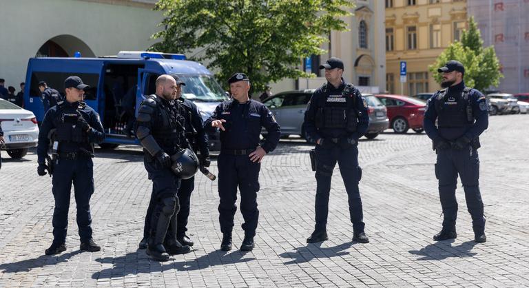 Terrortámadás veszélyére figyelmeztettek egy szomszédos országban