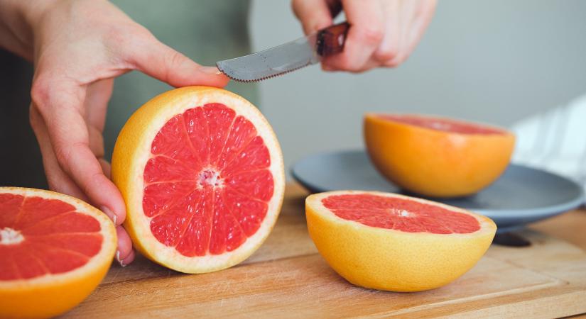 Ezért nem ajánlott sok gyógyszer mellé grapefruitlevet inni