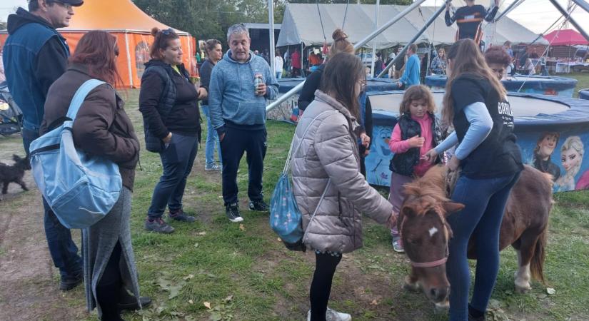 Fotókon a mártélyi Októberfeszt