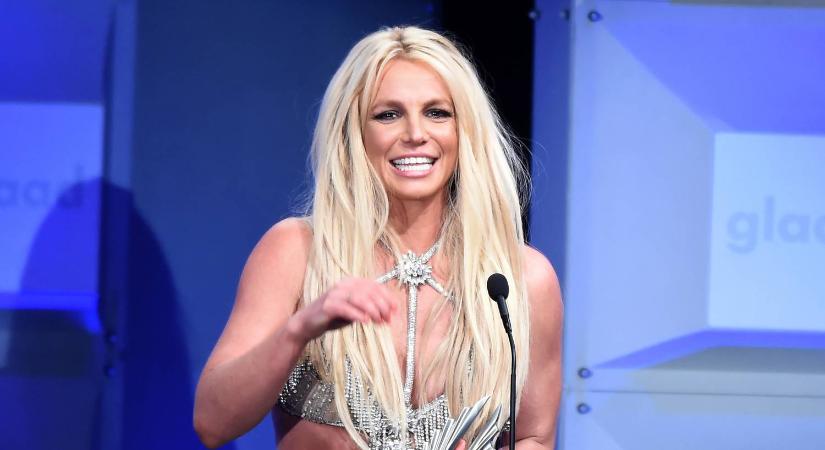 Britney Spears bevadult – elképesztő dolgokat művelt egy apró bikiniben