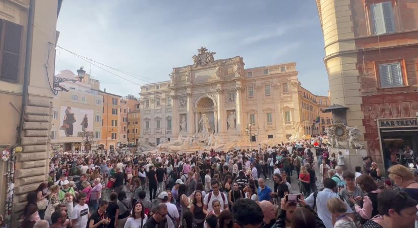 Megkezdődött a római Trevi-kút felújítása  videó