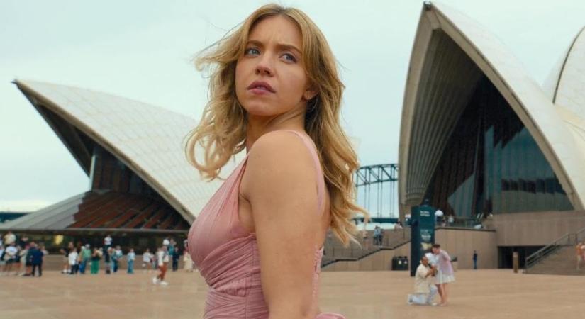 [SZÍNES] Sydney Sweeney frappáns, bár elcsépelt szöveggel szerelte le egyik rajongóját, aki flörtölt vele