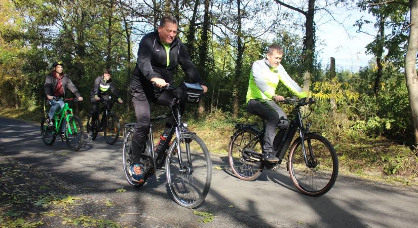 A bogácsi fürdőtől a pincékig lehet tekerni a Bükkalján