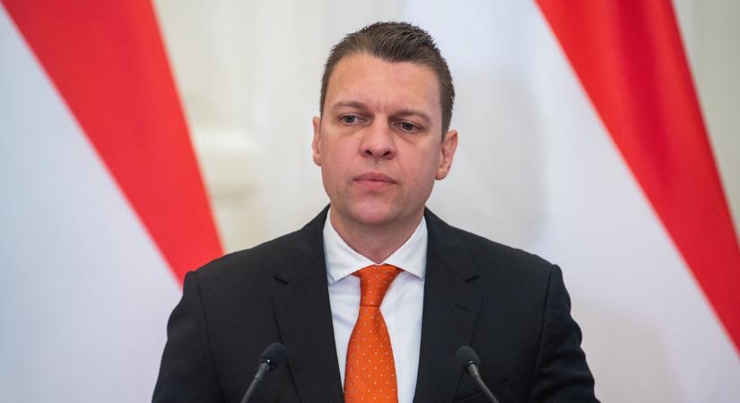 Menczer Tamás szerint ez Orbán Viktor hárompontos béketerve – videó