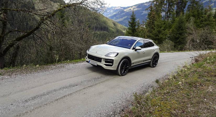 A Porsche Cayenne továbbra azt teszi, amire jó: megmenti az eladásokat