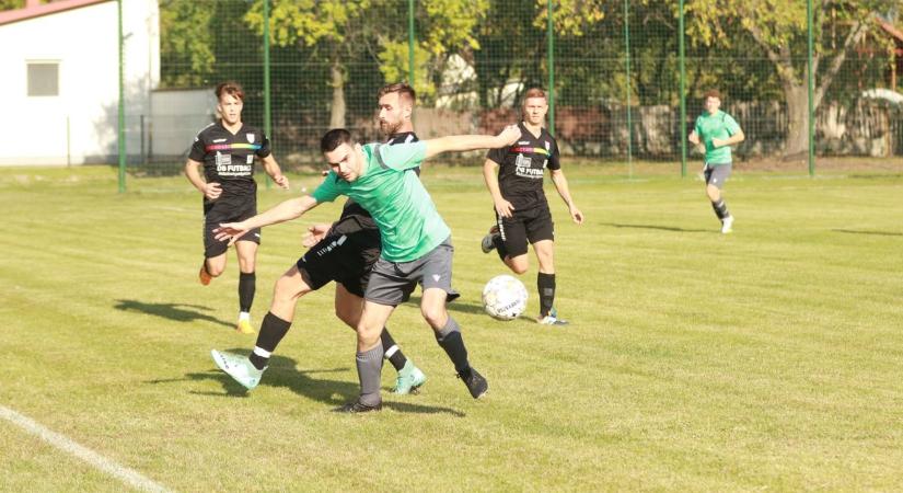 Növelte előnyét a Csongrád, a Zsombó nyerte a rangadót