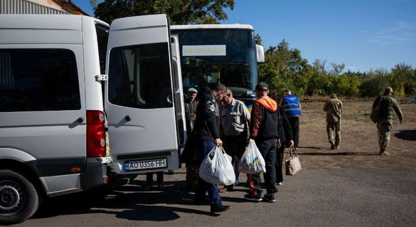 Oroszország és Ukrajna civilek tízezreit evakuálta