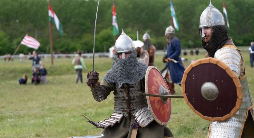 A Nomád Hadi Iskola segítségével fiatalok testközelből fedezhetik fel a történelem világát