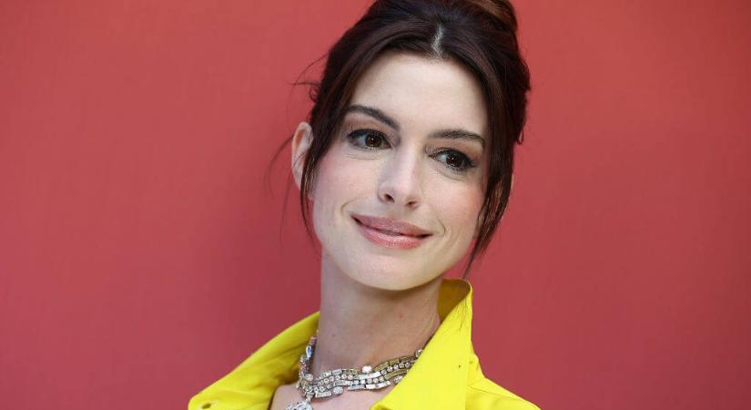 Anne Hathaway a vörös szőnyeg hercegnője