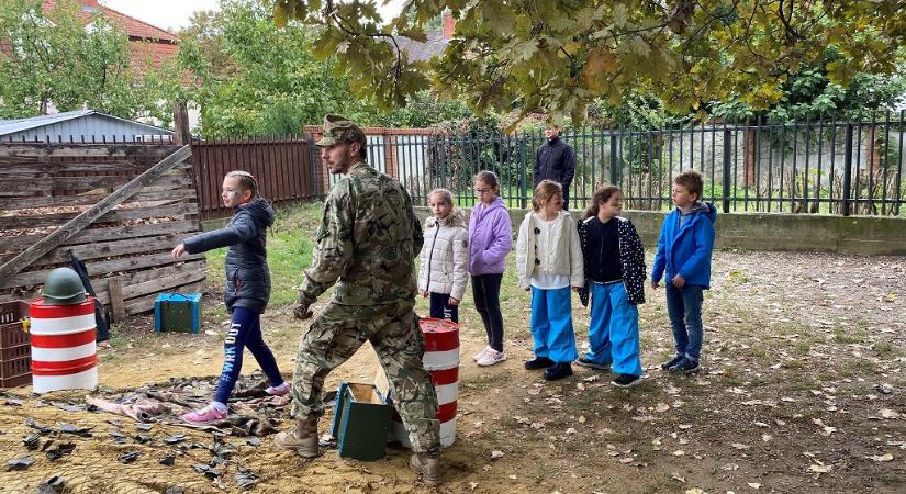 Területvédemi tartalékosok a Kölcsey-iskola családi napján